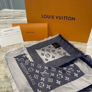 AUTHENTIC Louis Vuitton Monogram Denim Shawl Scarf M71376
